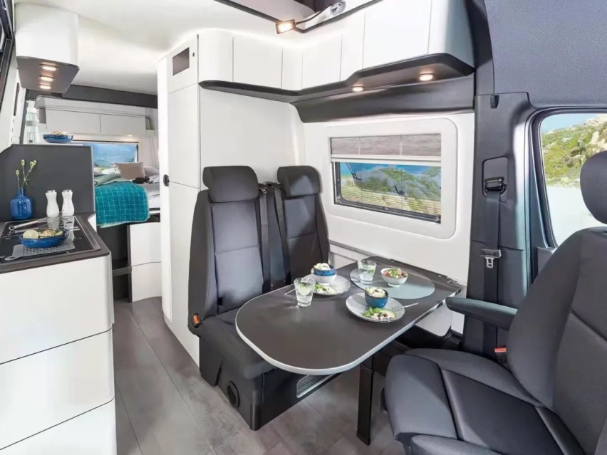 1.8南京房车展：欧洲出品，可升顶、可拓展的B型房车——Westfalia James Cook