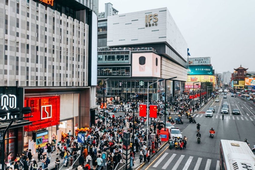 网红打卡新地标! 极氪中心 | 长沙五一广场店正式开业