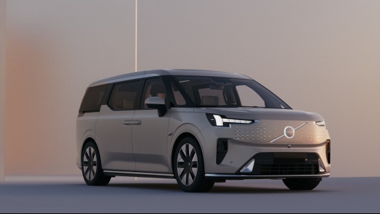 沃尔沃首款纯电豪华MPV EM90，81.8万准备卖给谁？