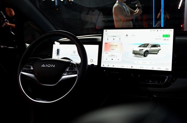 纯电车续航差、充电慢、不保值？你缺一台AION V Plus