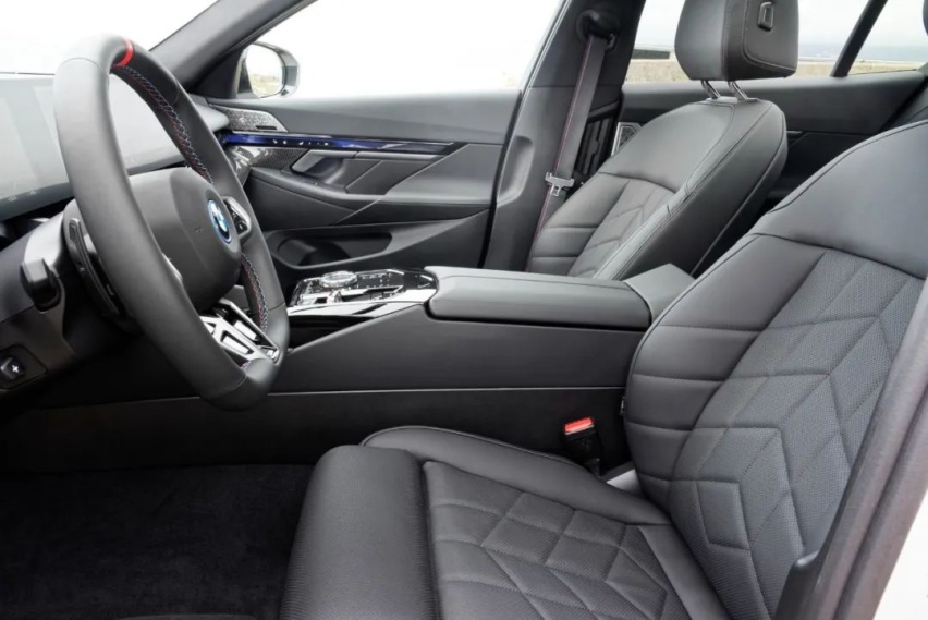 快得离谱！全球首试宝马i5 M60 xDrive，明年引进国内！