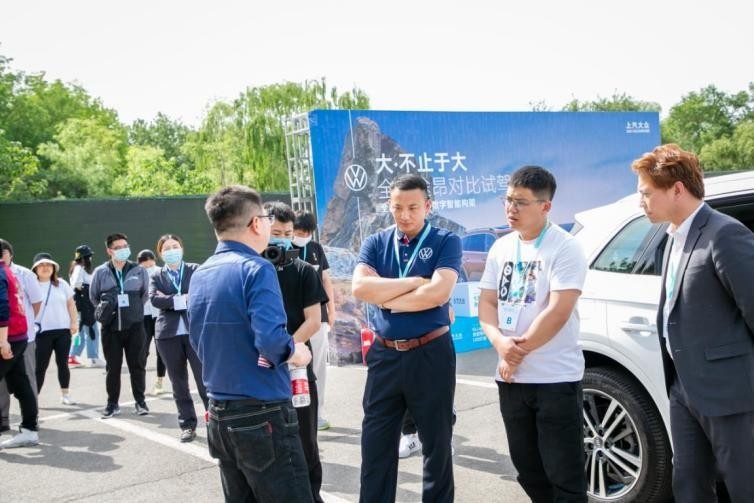 试驾“硬汉”全新途昂，不止很能打，还可以很时尚