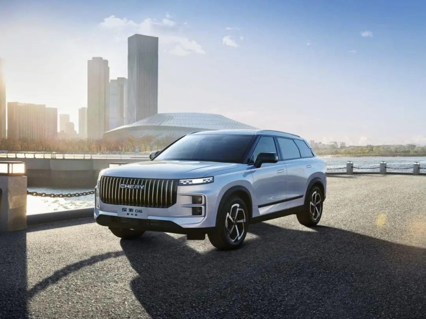 11.99万起，奇瑞探索06都市版，颜值在线，搭1.6T+7DCT组合