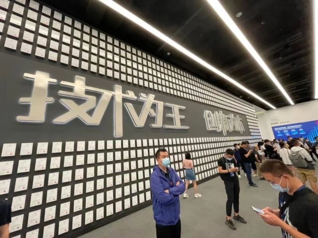 月销破五万，市值超过中石油，比亚迪今年崛起靠哪三件大事？