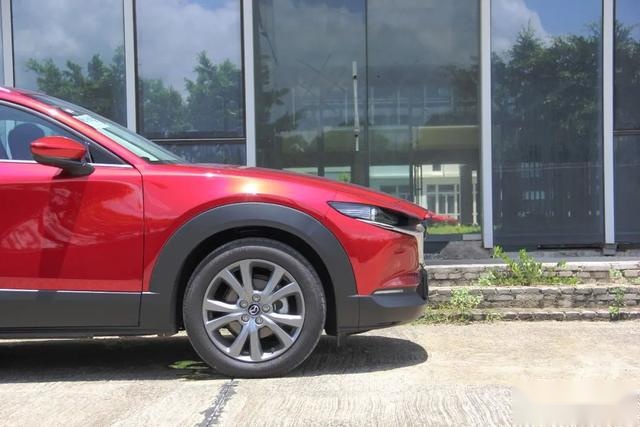 试驾Mazda CX-30，体验“人马一体”的驾控乐趣