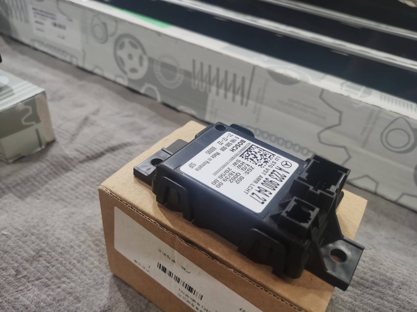 迈巴赫S480升级主动式氛围灯+电动后门+前后手势感应