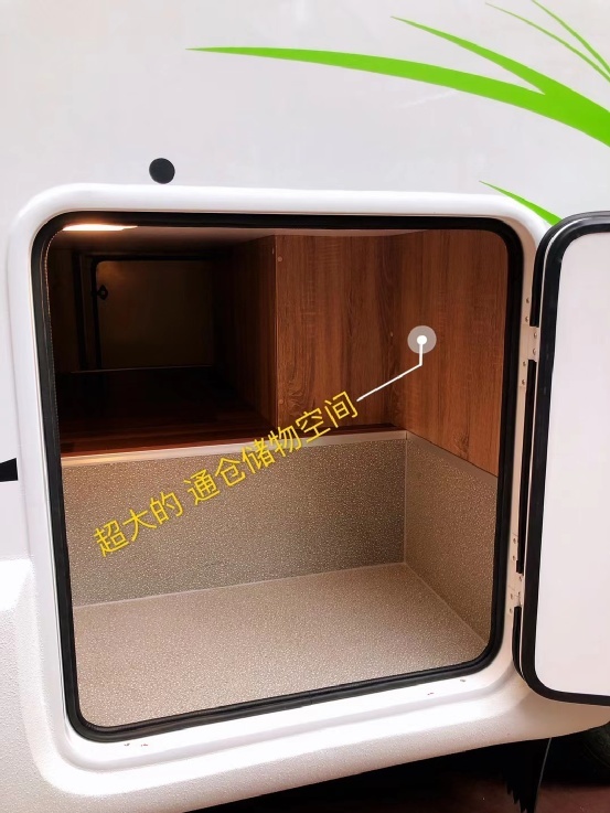 意大利进口依维柯底盘C型房车，内饰风格新升级，售价60万起