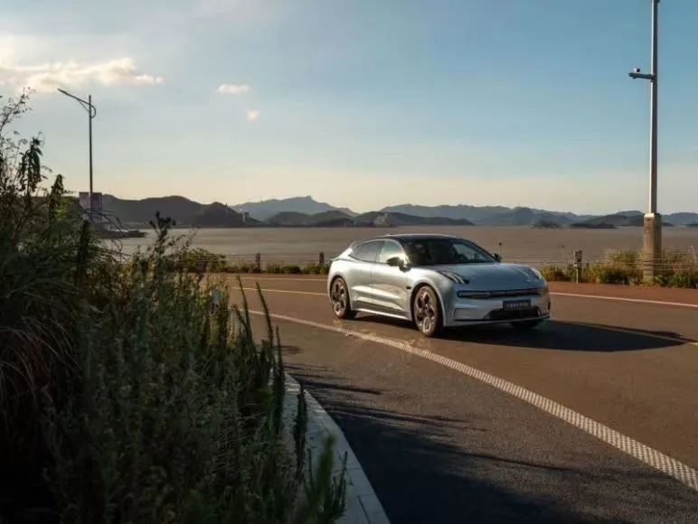 Cars01试驾丨8155上身 升级后的极氪001表现如何