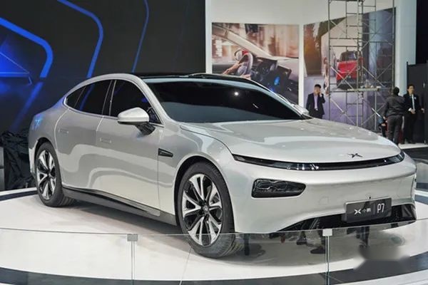 爆款专业户新车发布，10万左右，大溜背帅炸了！