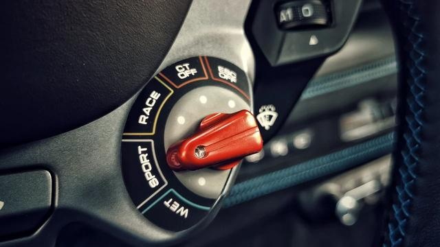 赛道试驾全新法拉利F8 Tributo