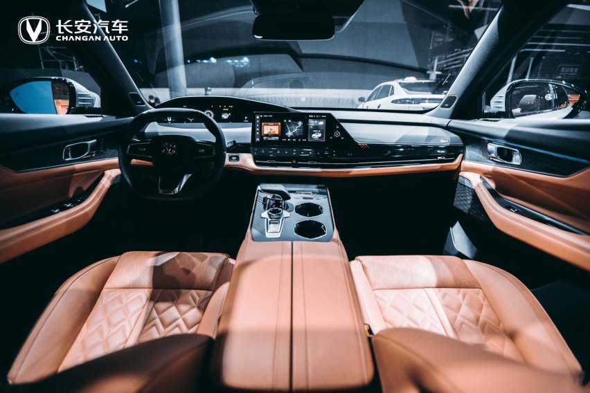 2.0T+8AT，定位中大型SUV，长安UNI-K亮相