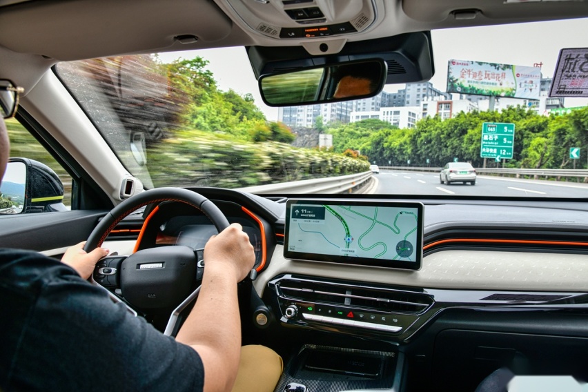 试驾哈弗赤兔 适合年轻人的运动SUV 百公里加速7.7秒