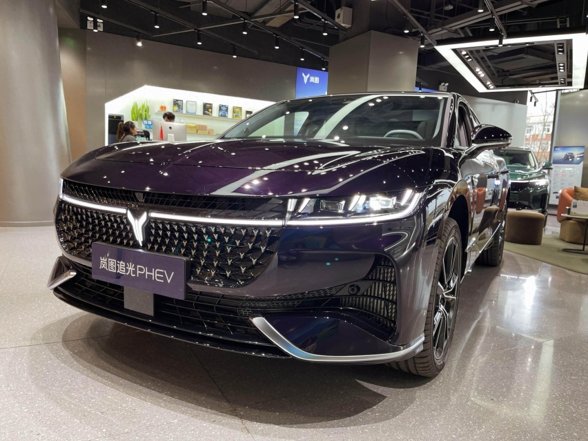 探店岚图追光PHEV：1260km续航+超宽空间 不到27万选它值得吗
