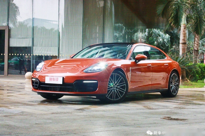 什么是年少有为？32岁开上保时捷Panamera算吗？