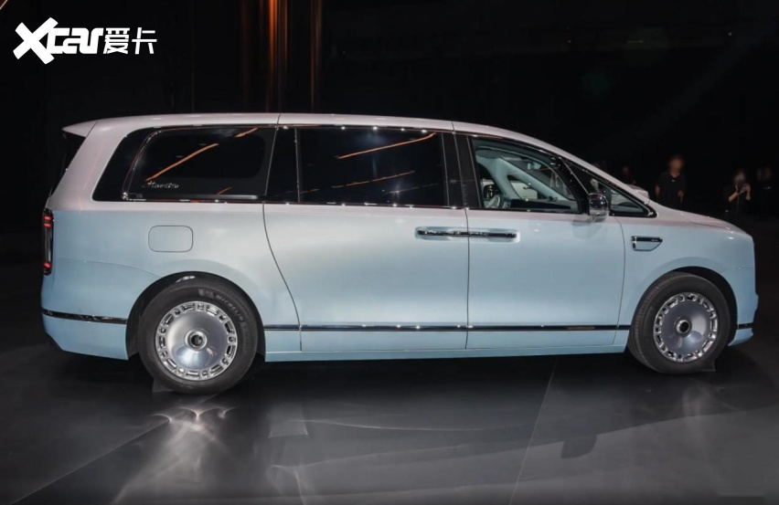 800V全主动悬挂，尊界V680对比V800，差价36万差在哪里