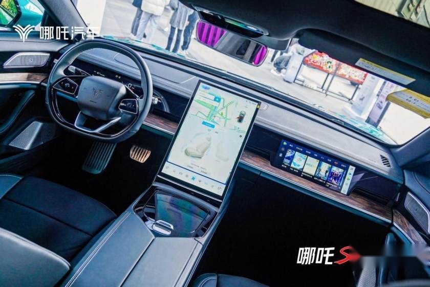 卉眼识车｜耀·您尊享 纯电轿跑哪吒S包河万达畅享体验登录合肥
