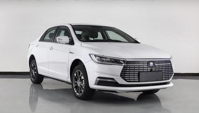 比亚迪继续“亮刀”秦Pro EV/宋Plus EV刀片电池版车型曝光