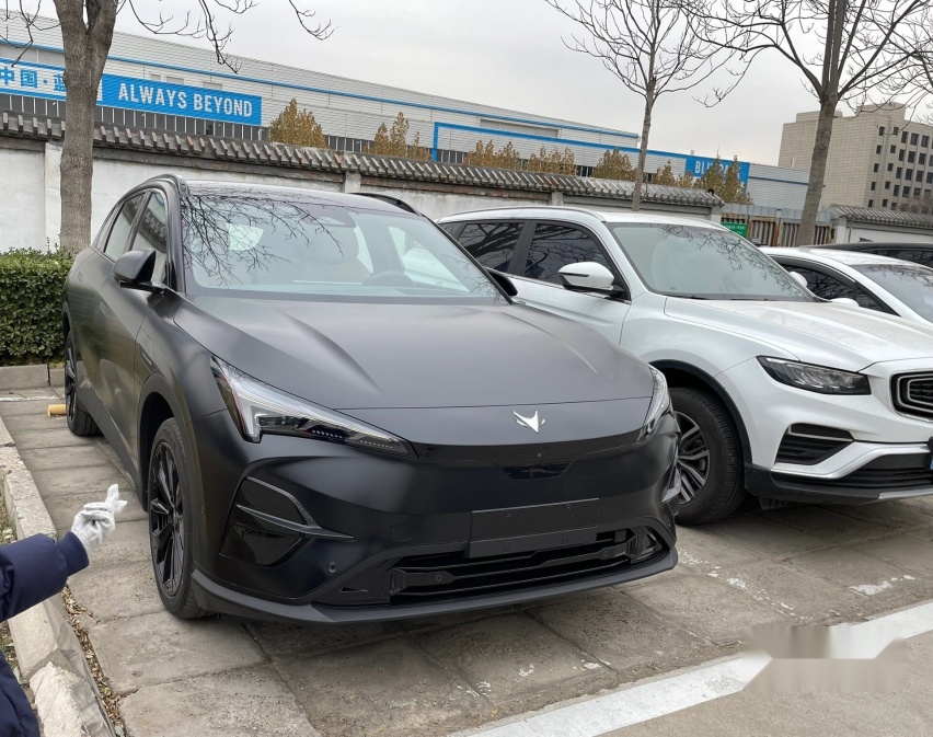 极狐阿尔法T5到店，大过元PLUS配“冰箱”，续航660km+800V