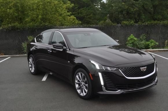 2021款凯迪拉克CT5 28T尊贵型价格下调2000元，看似降价实则