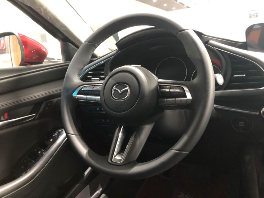 感受真正“驾驶者之车”，试全新马自达3