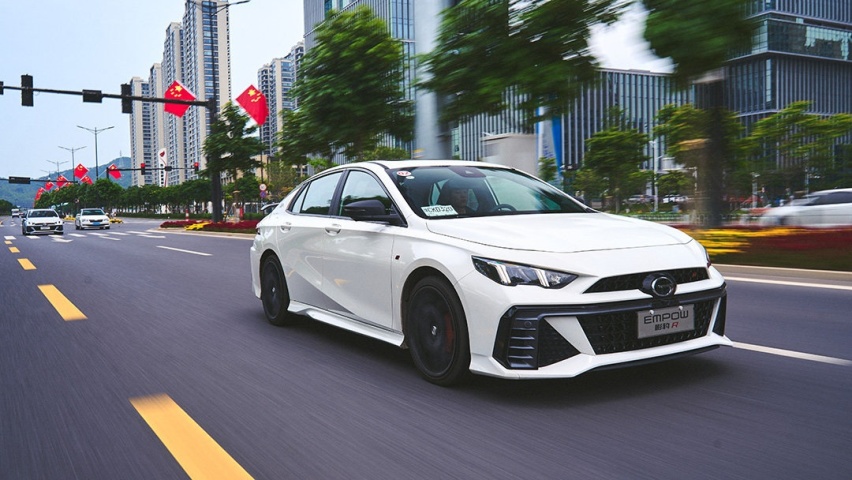 拳打领克脚踢GTI！13.80万买这影豹 BBA都能随便崩？