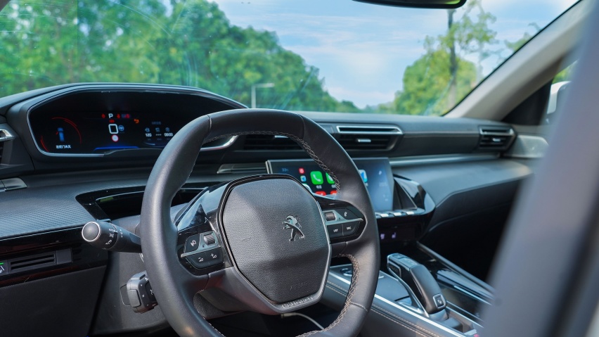 试驾标致508L：又帅又能打，这是一台我想要，它全都有的车