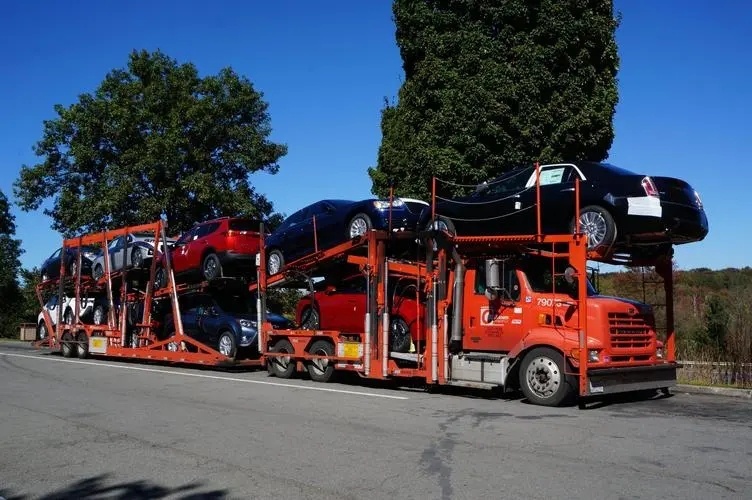 同样全款买车，为啥在4S店会遭白眼，在造车新势力店里就不会？
