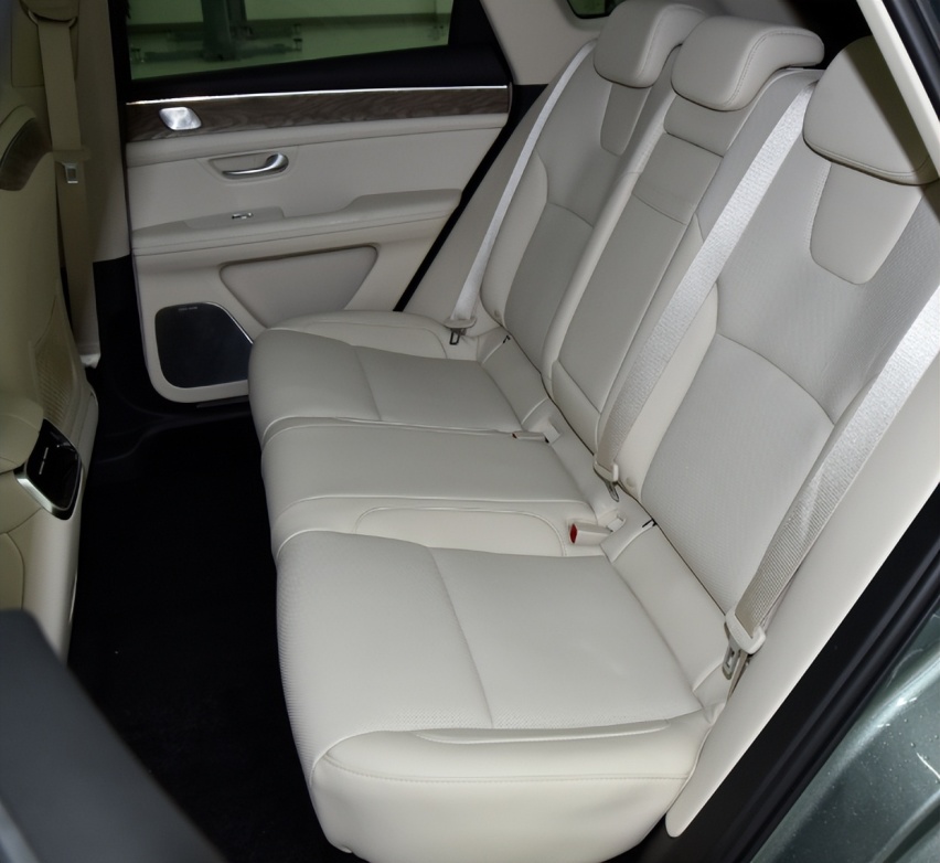 30万纯电中型SUV，Model Y/问界M5/极狐阿尔法T，谁更舒适