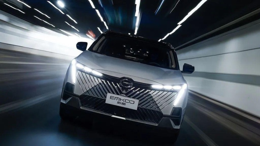 13万起买2.89米轴距SUV，一箱油能跑1700公里，还看啥CR-V