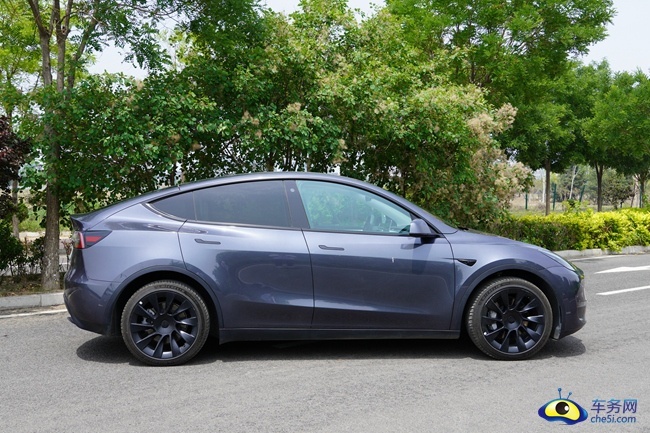 试驾特斯拉Model Y 高颜值驾控智能SUV