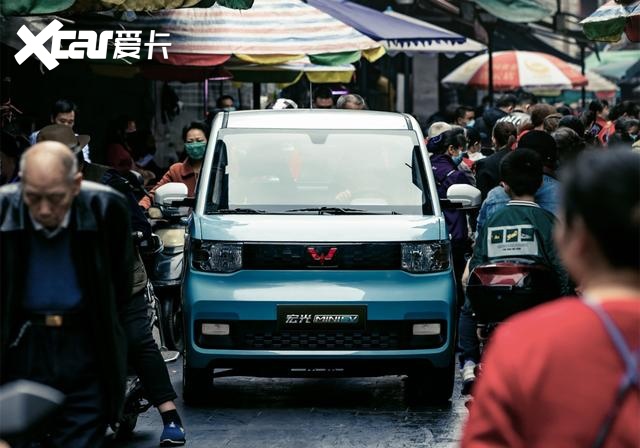 五菱再出神车 代步神器宏光MINI EV能否逆袭老头乐？