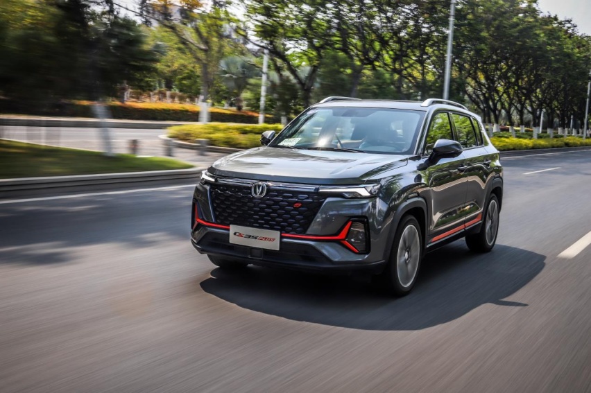 10万块买一台动力越级小型SUV？试驾长安CS35 PLUS