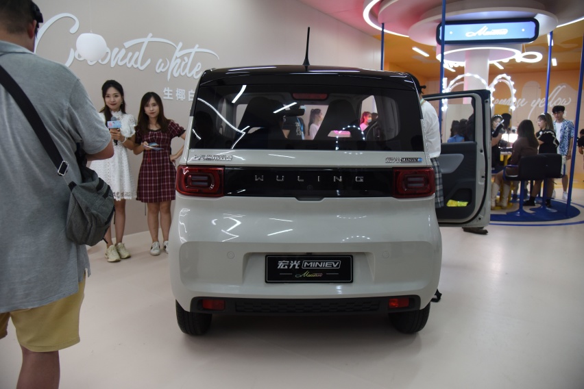 售3.76万起/国民潮车 宏光MINIEV马卡龙秋色上市