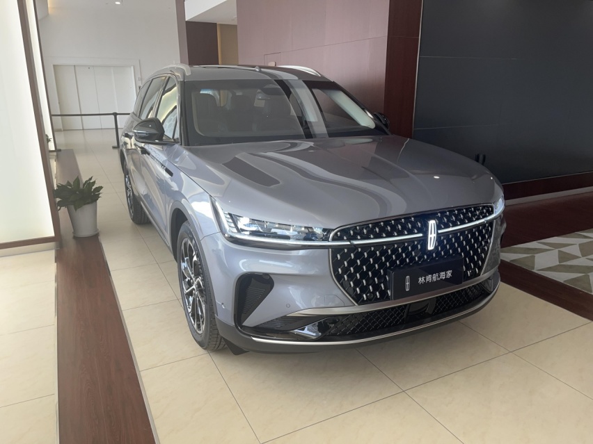 豪华SUV挑战赛：林肯航海家和凯迪拉克XT5谁更胜一筹？