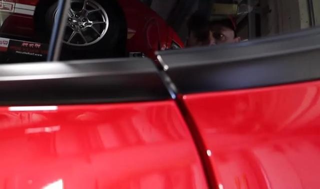 外媒试驾Model Y:做工有提升 但依旧粗糙
