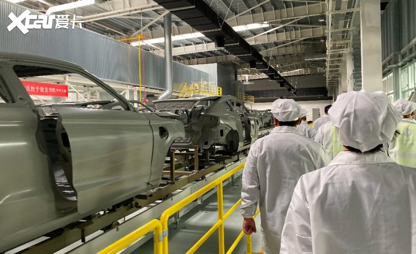 零跑C11自称20万内纯电SUV标杆，全栈自研这么神奇？