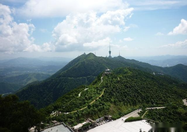 疫情转好之际恰逢踏青季节，开上福特领界踏上旅游路线