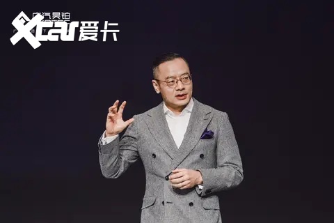 华系双智旗舰轿车 广汽昊铂A800内饰首发 为高速L3商用冲刺