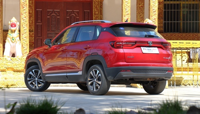 长安CS35 PLUS居然“简配”？变速箱从AT变CVT