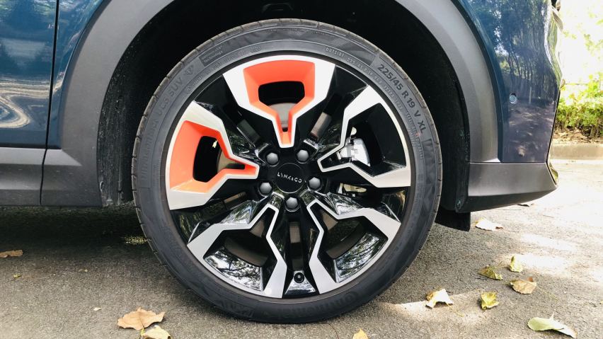 就算不买也一定要看看这辆车！领克06实车会让你爱不释手的