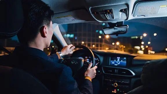 长期跑夜班网约车，是一种什么样的体验？