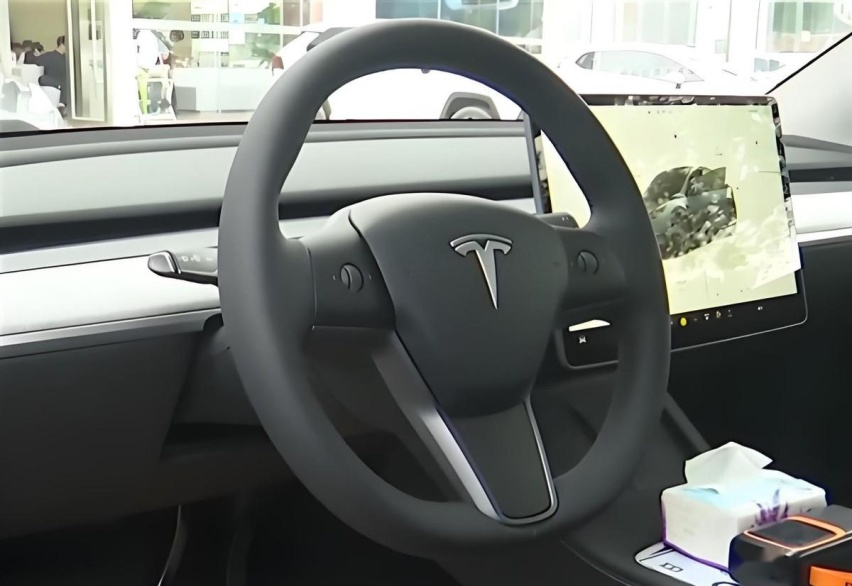 Model Y新车跑偏，特斯拉是否支持退车？
