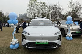 五菱星光S 家庭周末露营好搭档