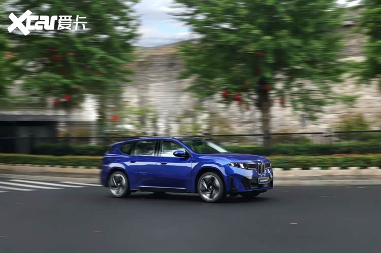BMW智驾全国首试：第一梯队能力，宝马味儿体验