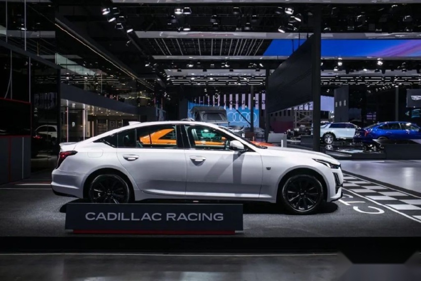 CT5尊贵型对比325 Li M运动套装版 谁才是同价位王者