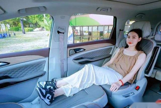 挑战碰撞测试“天花板”，风行游艇为国产MPV正名，喷子都沉默了