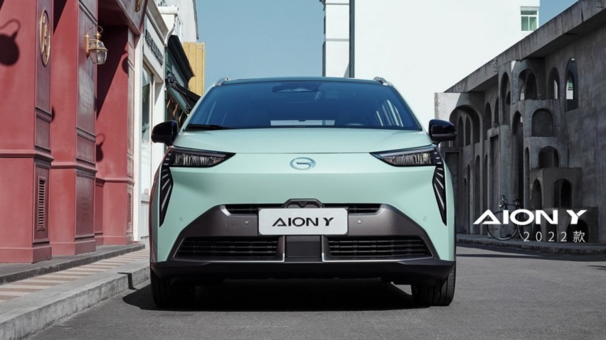 百公里不到一杯奶茶钱！12万级纯电对决 选海豚还是AION Y？