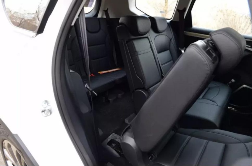 30万预算选7座SUV，选汉兰达还是雪佛兰开拓者