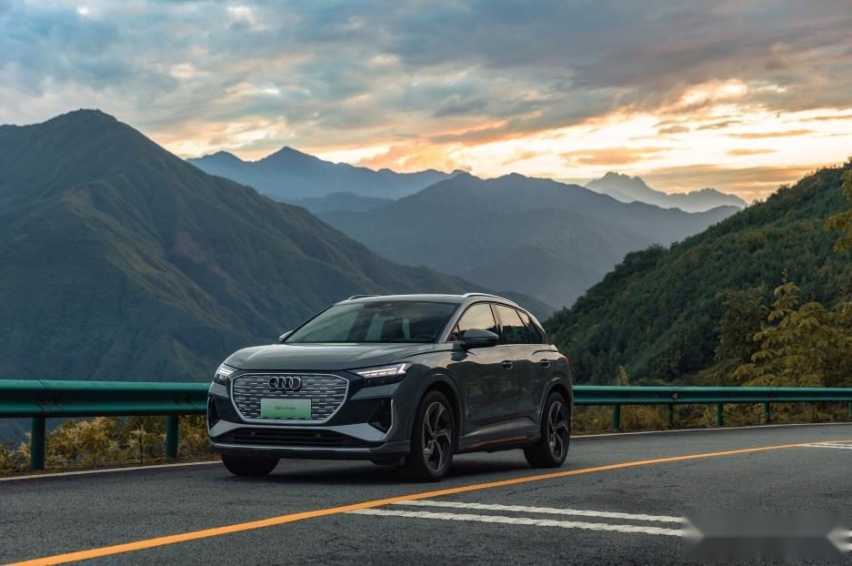 德味十足的纯电SUV，奥迪Q4 e-tron山路表现让人上瘾