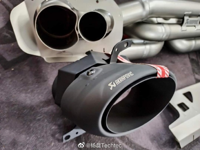 保时捷992 Turbo S改装AK天蝎Akrapovic钛合金排气